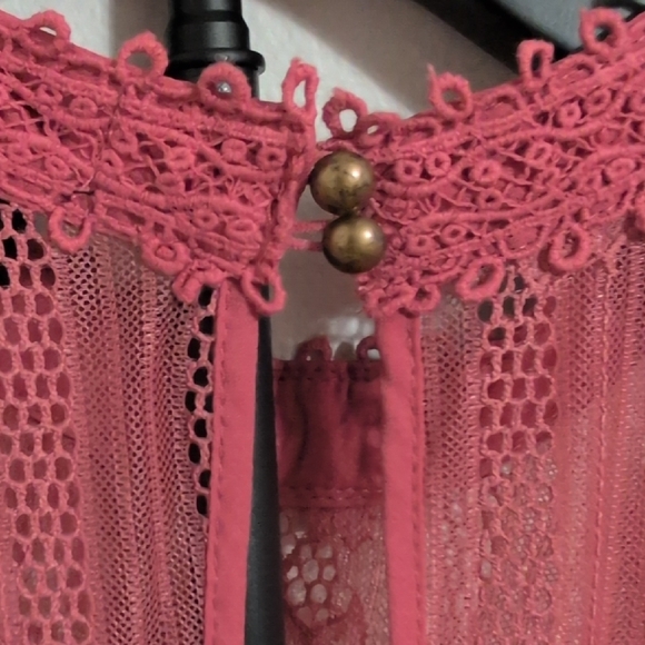 Worthington Sleeveless Lace Blouse in Dusty Rose - Picture 7 of 8